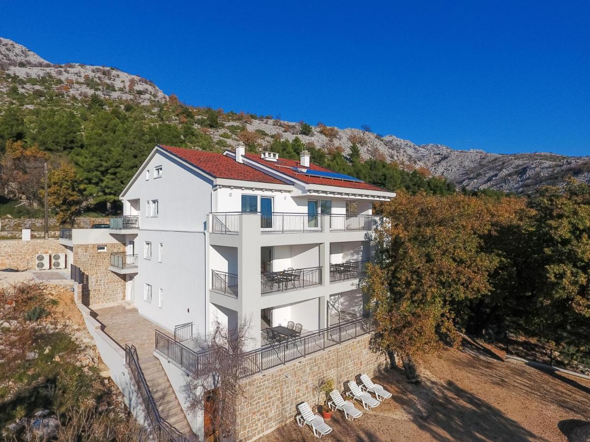 Apartmani Villa Paulo Starigrad Paklenica Eksteriør billede
