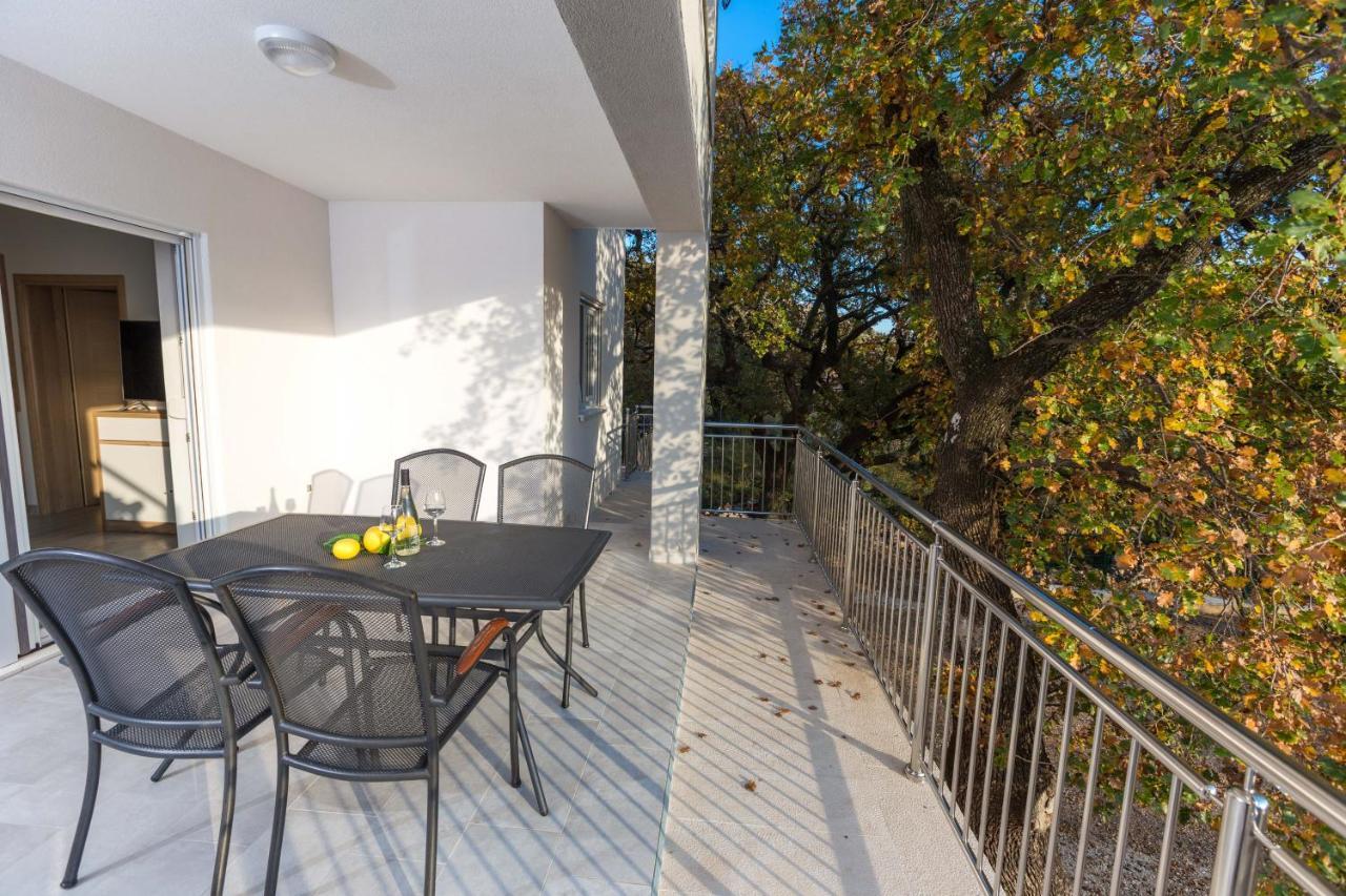 Apartmani Villa Paulo Starigrad Paklenica Eksteriør billede