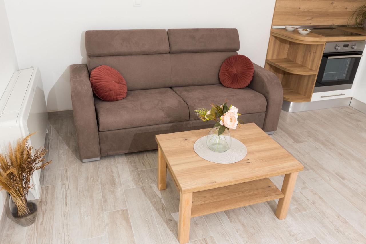 Apartmani Villa Paulo Starigrad Paklenica Eksteriør billede