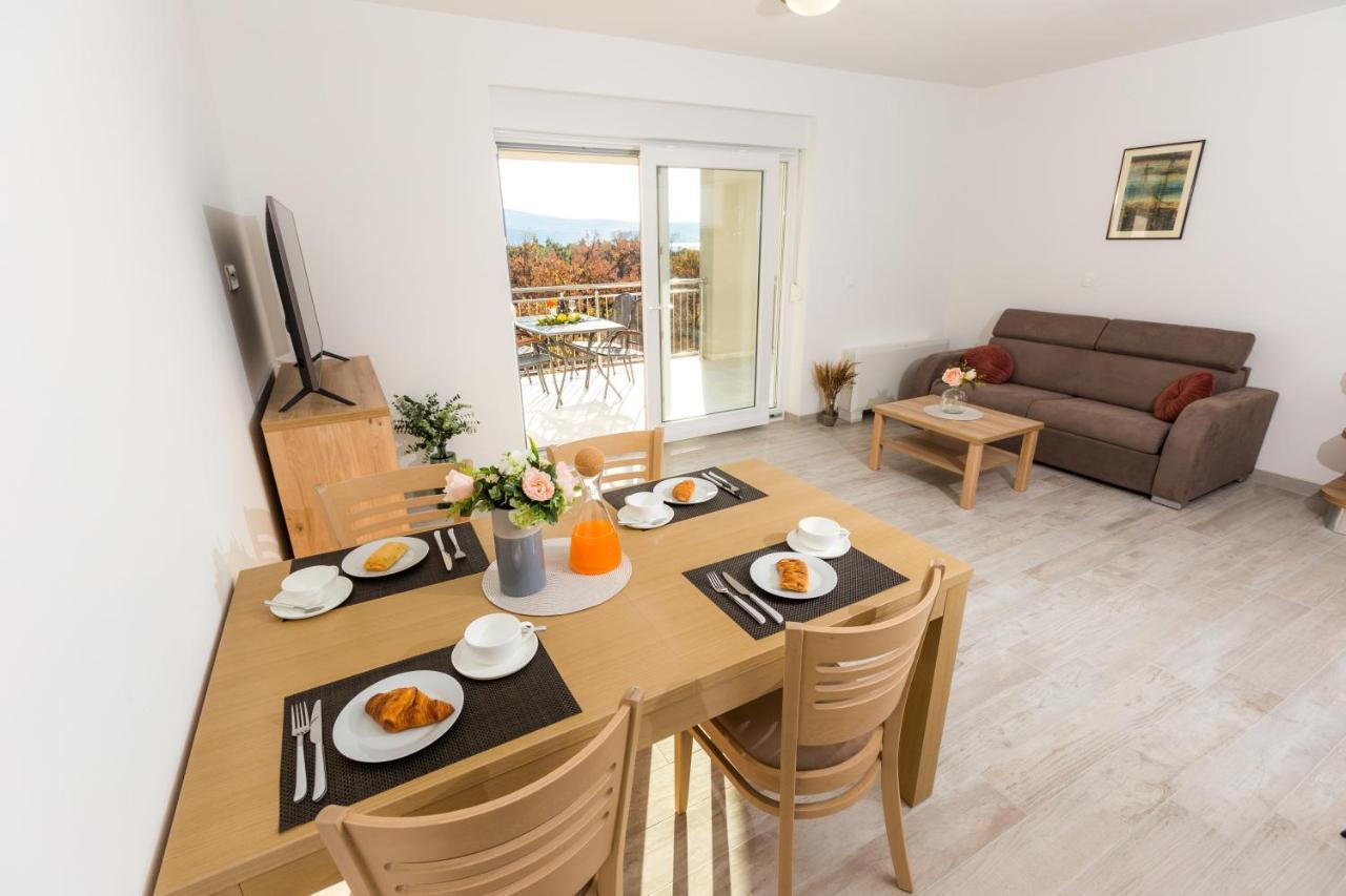 Apartmani Villa Paulo Starigrad Paklenica Eksteriør billede