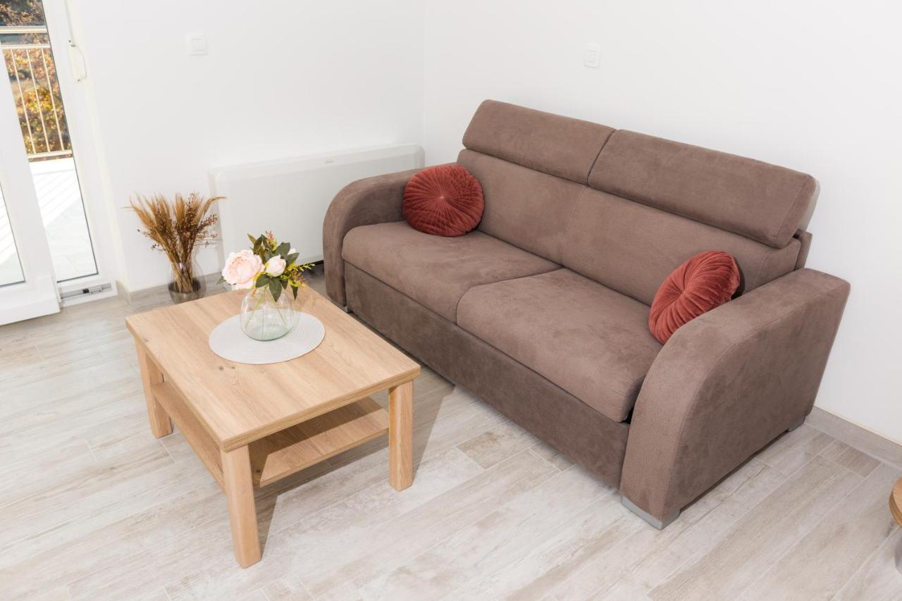 Apartmani Villa Paulo Starigrad Paklenica Eksteriør billede