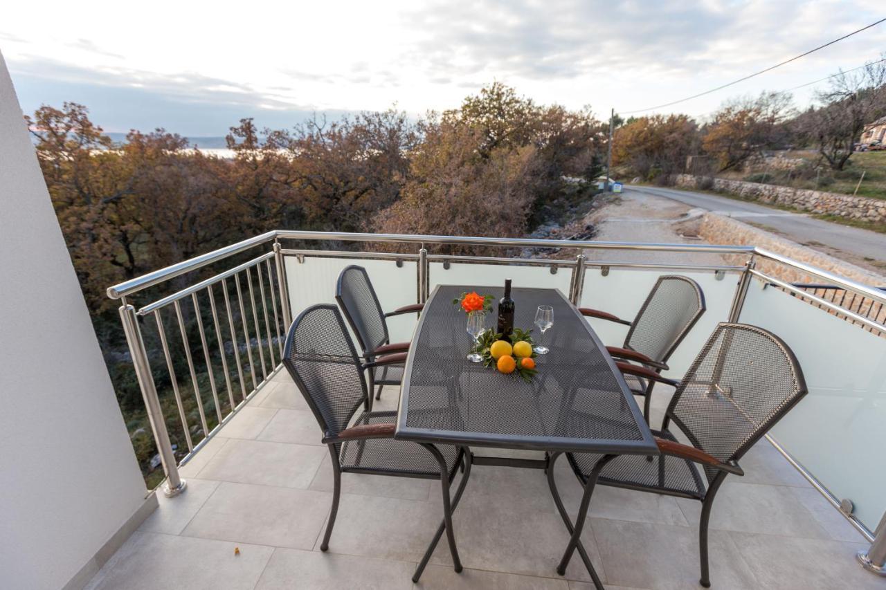 Apartmani Villa Paulo Starigrad Paklenica Eksteriør billede